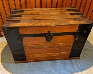 Another old flat top trunk