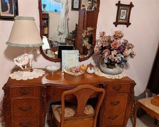 Wonderful 1920's era Vanity & Mirror &  Chair