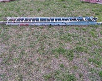 24ft Fiberglass Extension Ladder