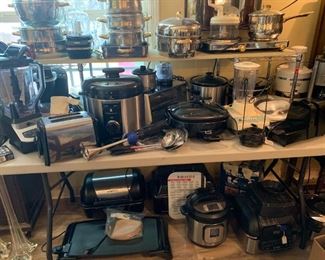 Large selection of kitchen appliances, insta-pot, Ninja blender, Ninja Foodie Grill, Crock Pot Electric BBQ and much more