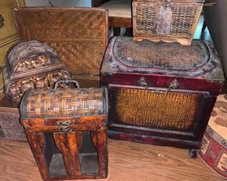 Wicker small chests