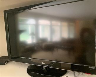 LG Flatscreen LCD TV 