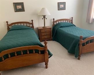 Vintage Dixie Furniture Company Twin Beds