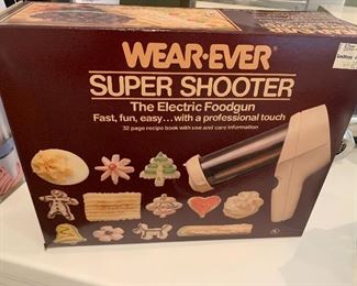 Vinatge Wear-Ever Super Shooter Foodgun