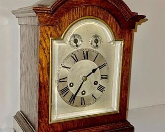 Splendid Antique Oak Mantle Clock