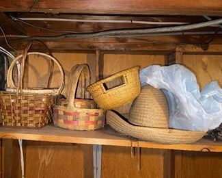 Baskets & Straw Hats