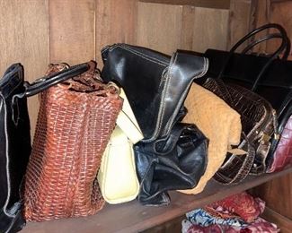 Women’s Handbags, Purses, Clutches & Pocketbooks 