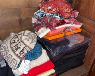 Men’s & Women’s Sweaters & Clothing