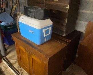 Fabulous Covered Dry Sink