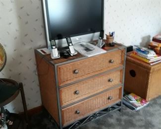 Wicker chest of drawers, wicker trunk/chest