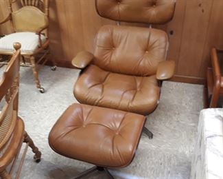 Mid Century Modern lounge chair with ottoman  made by Plycraft