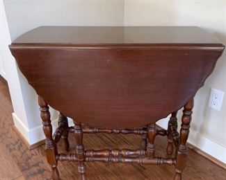 115 Imperial Grand Rapids Drop Leaf Table