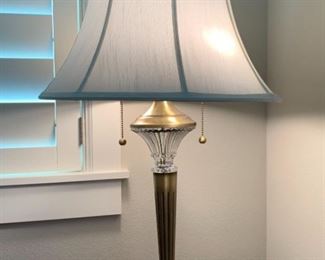 121 Classic Table Lamp