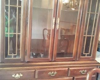 BERNHARDT China Hutch. 5 Drawers and 2 Storage Areas. 78 x 59 x 18