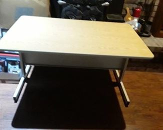 Table. 26 x 48 x 30