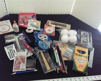 Miscellaneous Arts and Crafts Items: See Pictures