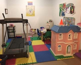 treadmill and little tikes doll house 
