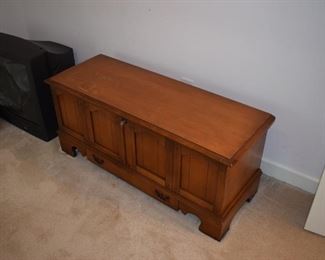 Lane Cedar Chest w/ Key