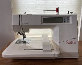 BERNINA BERNETTE 500  EMBROIDERY MACHINE