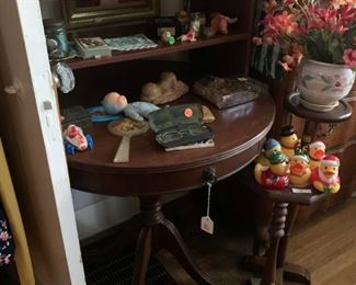 Vintage table and collectables, collection of rubber ducks