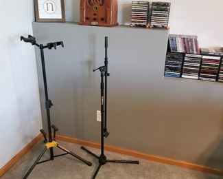 Guitar stand and microphone stand