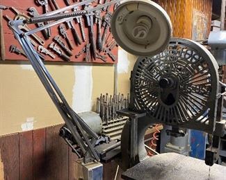 Wood bandsaw  with stand 

Jewelers lamp