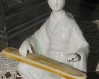 Bombay Company Porcelain Geisha Girl Playing Instrument Figurine 	