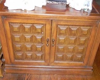 Mid Century Modern Large Wood 2 Doored Side Table 