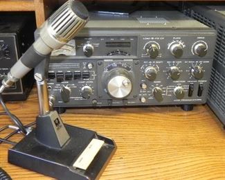 Kenwood TS 820S Ham Radio Transceiver with manual and Kenwood MC 50 Microphone