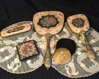 Beautiful 5 Piece Vanity Set