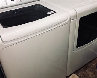 Matching washer and dryer