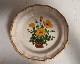 Everyday dinnerware set in above pattern