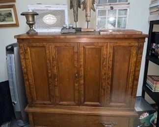 Wood Cabinet/ TV Cabinet