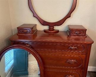 Davis Cabinet Company Lillian Russel Dresser with Mirror