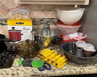 Heavy Duty Aluminum Pot, Plastic Containers, Visionware, 1.5 Slow Cooker