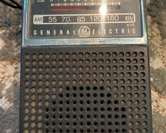 working vintage GE radio