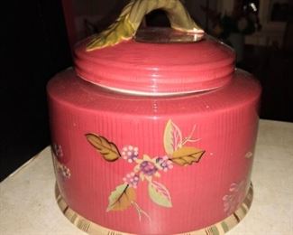 Casserole with tons of pieces that go with this dinnerware set