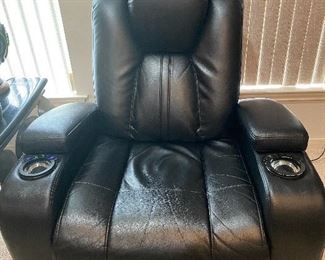 LARGE THEATER RECLINER FROM ROOMS TO GO