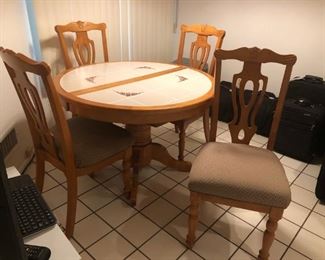 Kitchen Table w/ 4 Chairs
