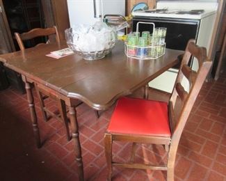 drop leaf kitchen table and 4 chairs