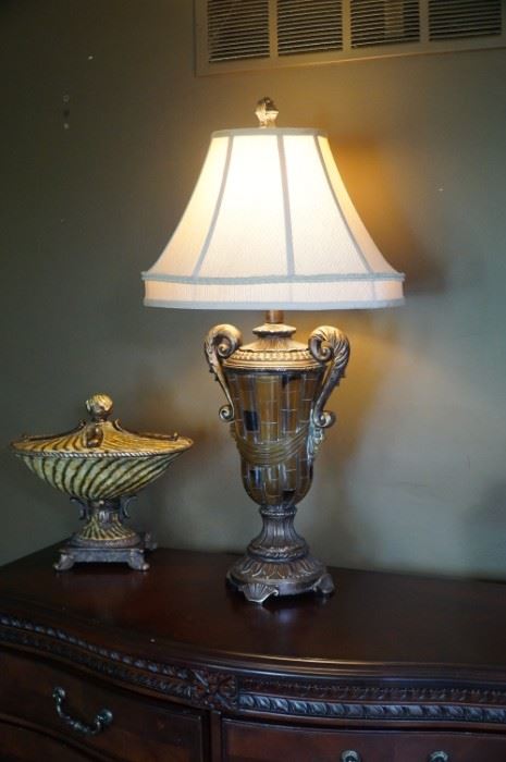 Modern decorative lamp