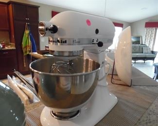 White Kitchen Aid Mixer