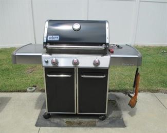 Weber Gas Grill, with Tank & Cover & Tools