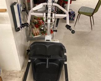 44 Reliant Stand Up Lift