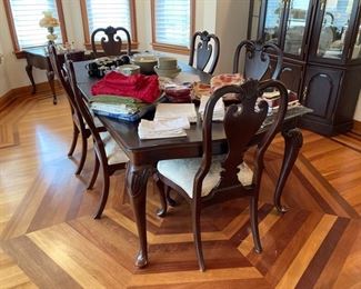 Kincaid Dining Room Table and 6 Chairs