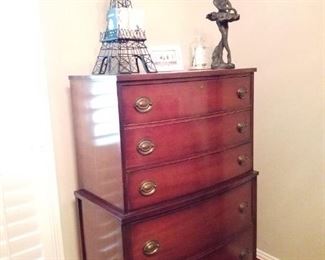chest of drawers