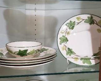 Franciscan Ivy Plate Set