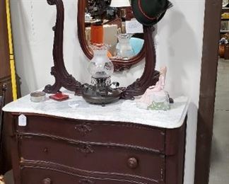 Marble top dresser w/mirror 