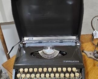 Tippa typewriter 