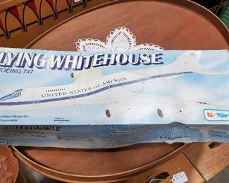 Flying Whitehouse plane